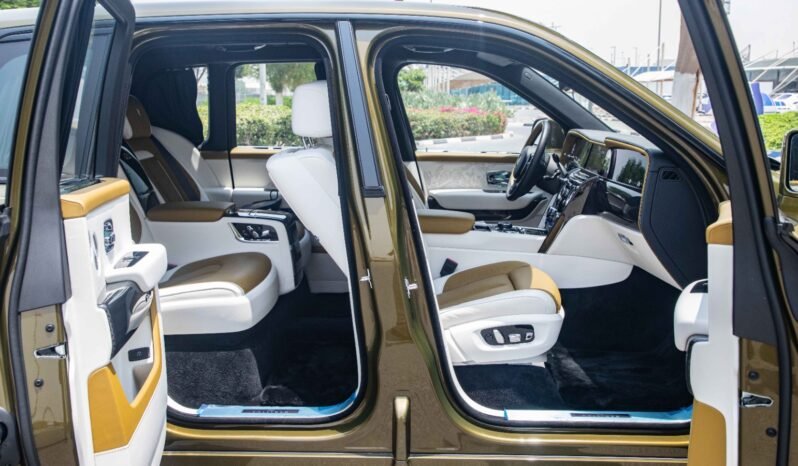 
								2025 Rolls-Royce Cullinan Black Badge full									