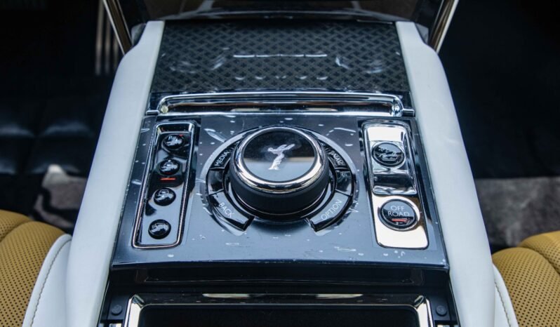 
								2025 Rolls-Royce Cullinan Black Badge full									