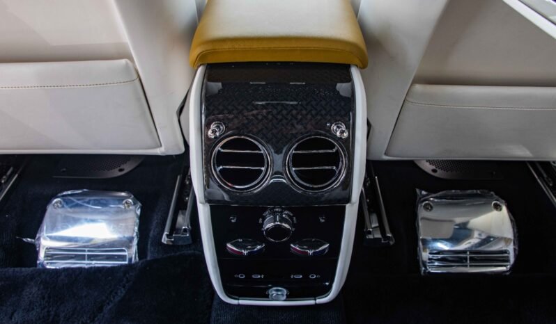 
								2025 Rolls-Royce Cullinan Black Badge full									