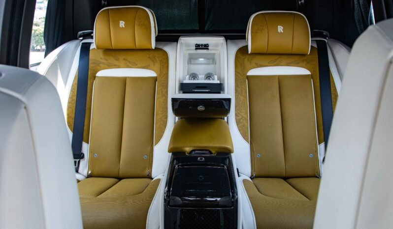 
								2025 Rolls-Royce Cullinan Black Badge full									