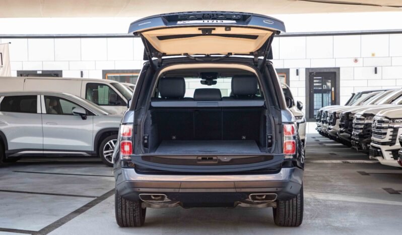 
								2018 Land Rover Range Rover VOGUE full									