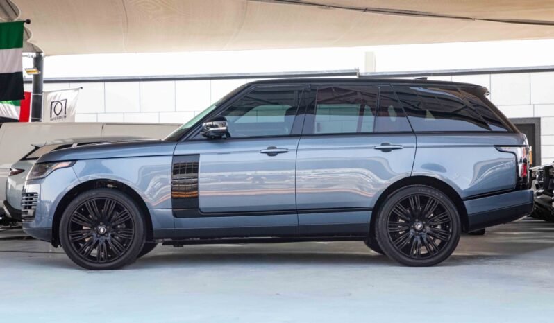 
								2018 Land Rover Range Rover VOGUE full									