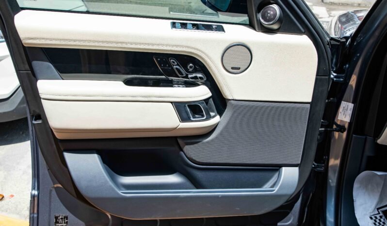
								2018 Land Rover Range Rover VOGUE full									