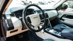 
										2018 Land Rover Range Rover VOGUE full									