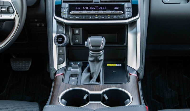 
								2026 Toyota Land Cruiser VXR 4.0L A/T Petrol full									